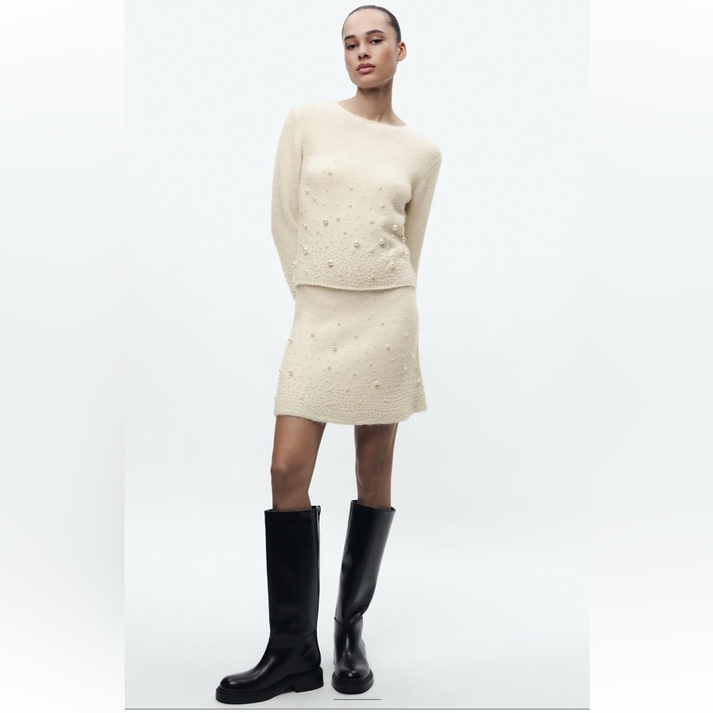PEARL KNIT MINI SKIRT - Picture 3 of 9